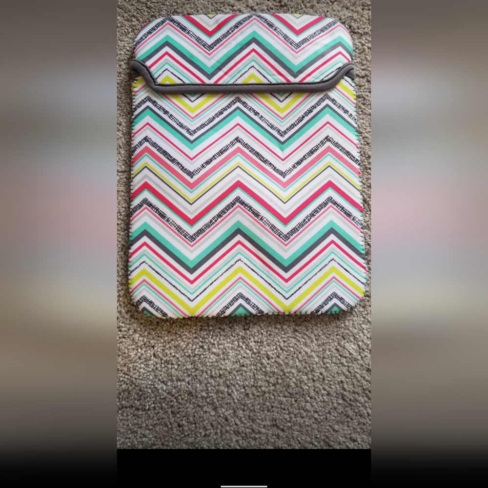 Thirty One Gifts ipad/tablet case